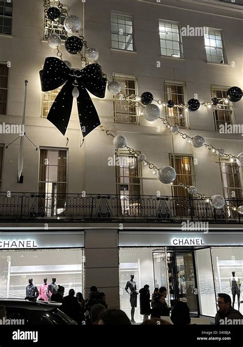 chanel london boxing day|How To See The Chanel Christmas Lights On Bond Street.